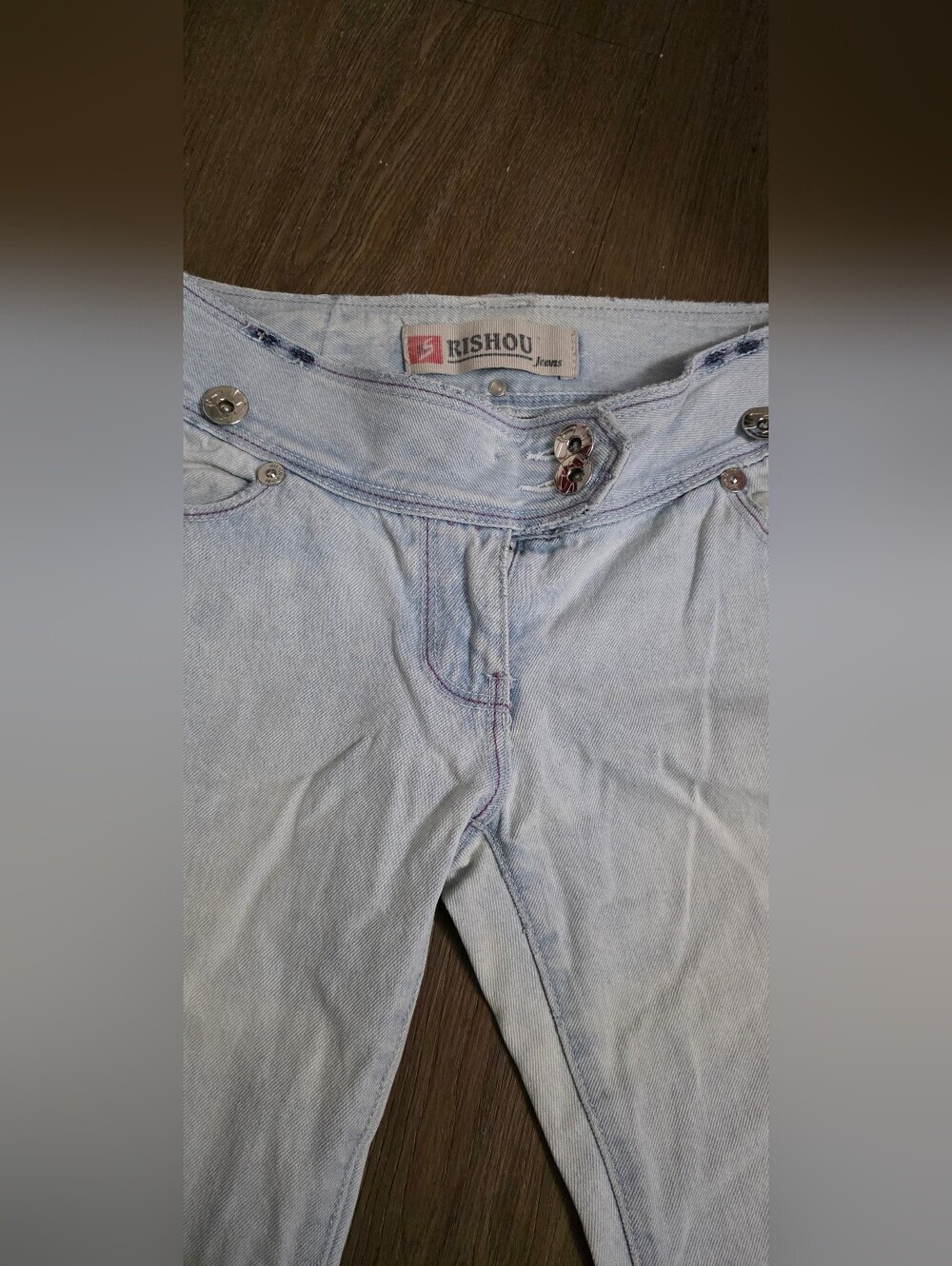 Light Wash Jeans - Style - Picture 2 of 6